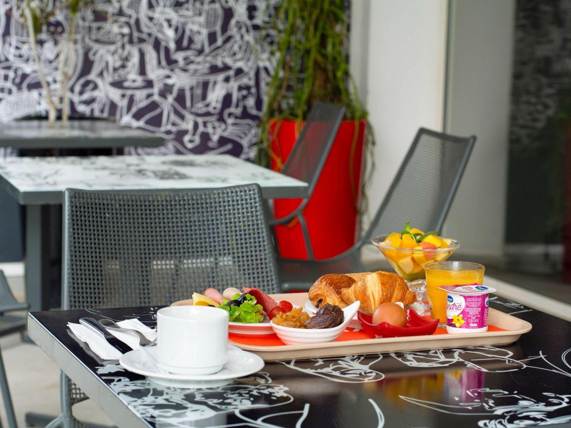 Отель Ibis Rabat Agdal Экстерьер фото