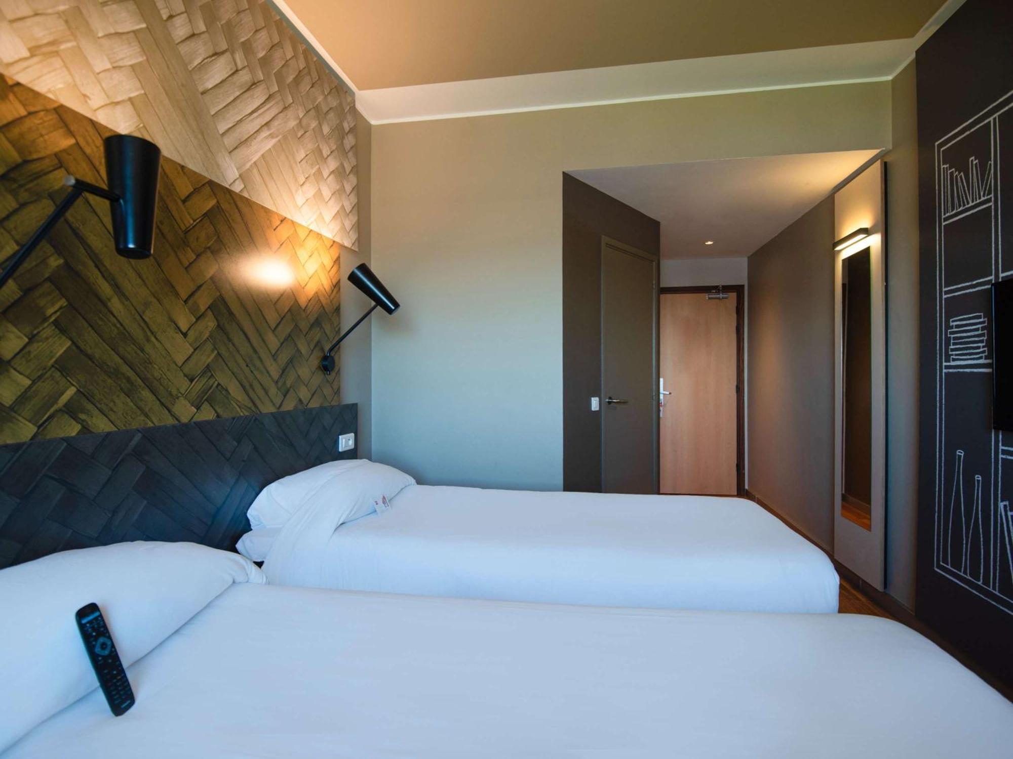 Отель Ibis Rabat Agdal Экстерьер фото